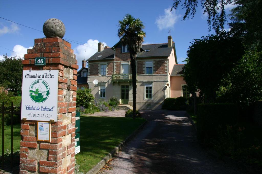 Chambres D'Hotes Du Chalet De Caharet Pipriac Exterior photo